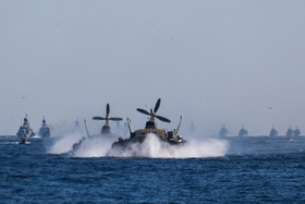 مانور بزرگ دریایی ولایت ۹۴ - رژه‌ دریایی